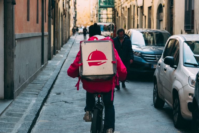 Consumer convenience in food delivery – how technology plays an important role